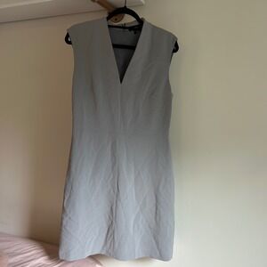 Theory Sleeveless Sheath Dress Women's Size 10 V‎ Neck Career Office Minimalist
